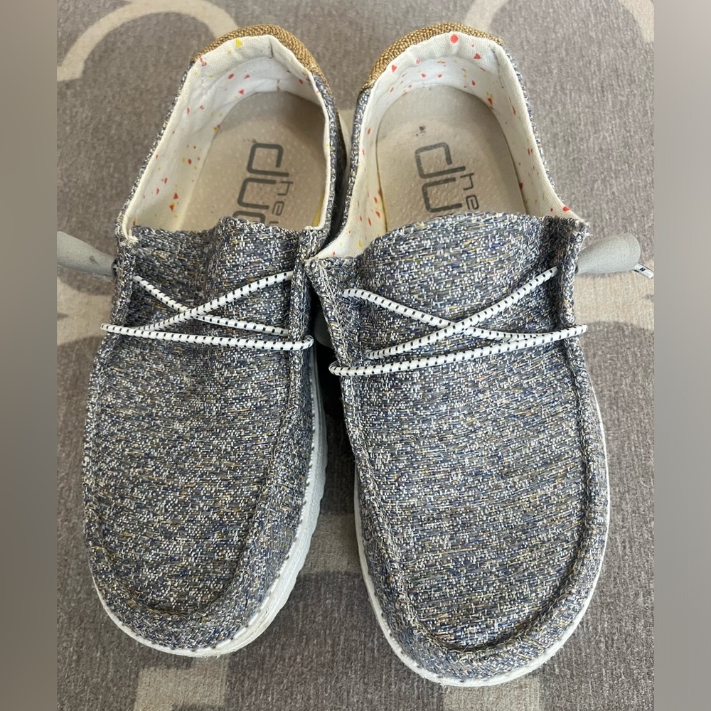 Hey Dude! Size 6.5.